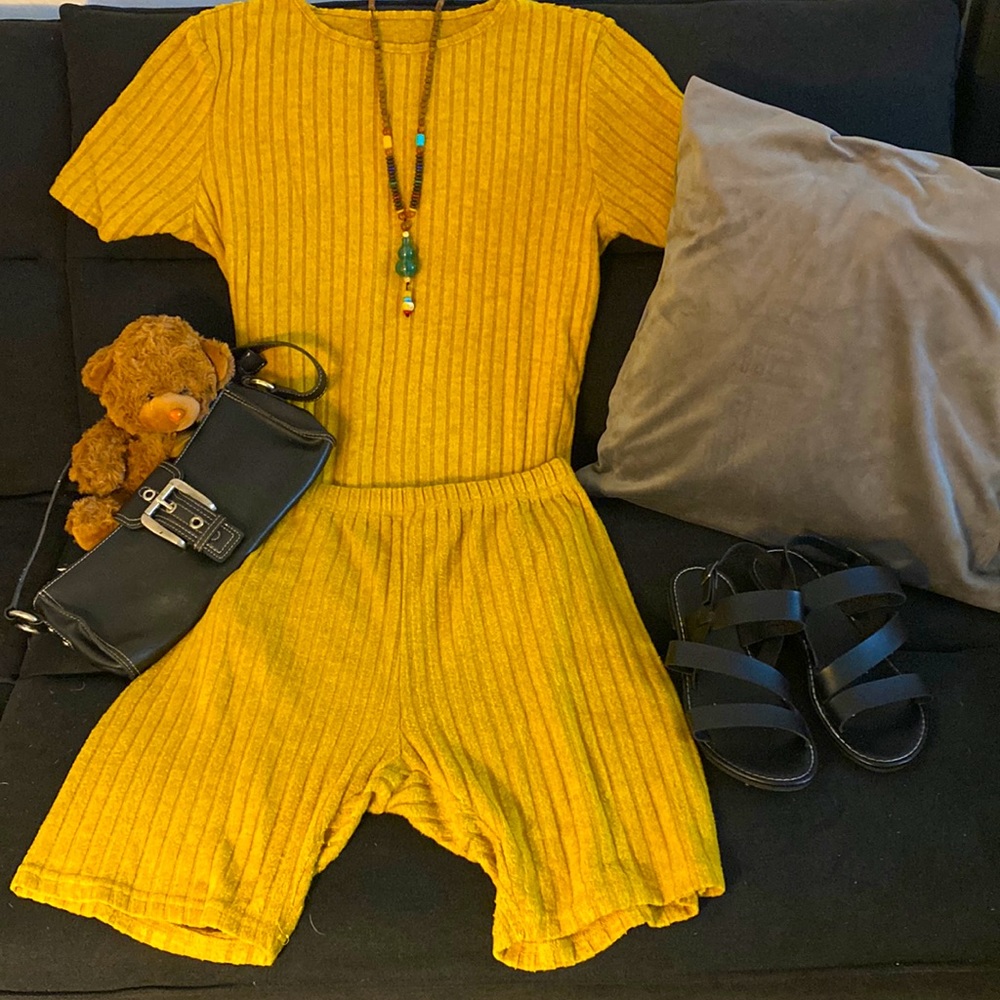 ☀️ Gorgeous Mustard Outfit 🧡